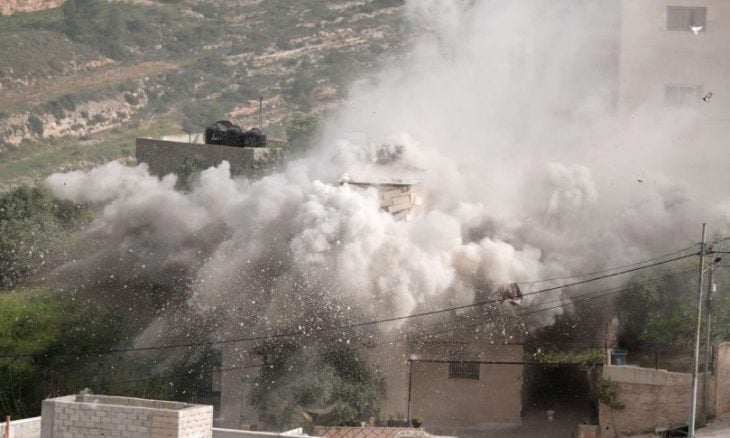 جيش الاحتلال يفجر مكتبا لحركة فتح شمالي الضفة- (صورة)